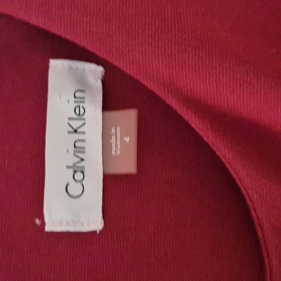 Calvin Klein Burgandy Red Dress. Size 4. Soft material and smart fit. - Picture 3 of 4